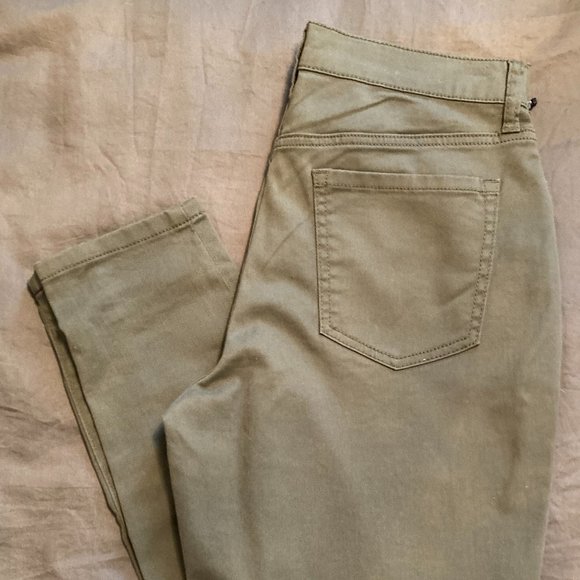 Banana Republic Curvey Skinny Jeans - Green - NWT - Picture 7 of 7